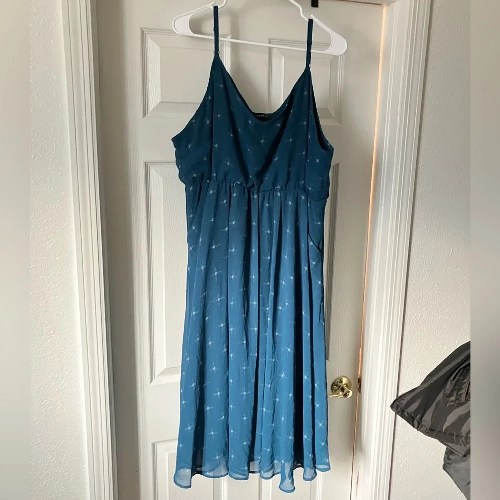 Torrid Midi Chiffon Pleated Dress Pockets Teal Starburst Flowy Elegant 4 4X 26 - Picture 14 of 16